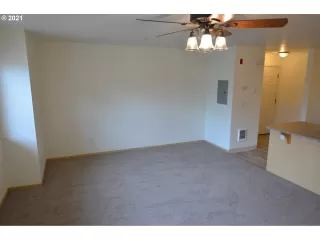 Photo #3: 21633326 Listing