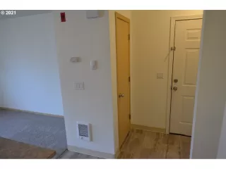 Photo #6: 21633326 Listing