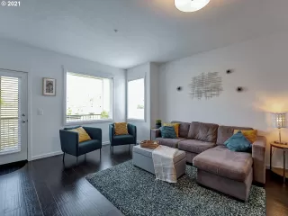 Photo #3: 21633451 Listing