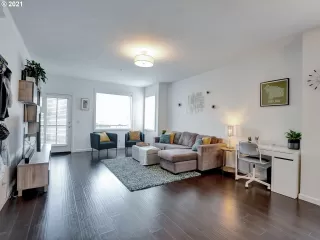 Photo #5: 21633451 Listing