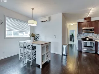 Photo #6: 21633451 Listing