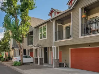 Photo #2: 21633974 Listing