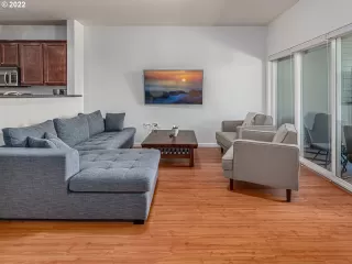 Photo #5: 21633974 Listing