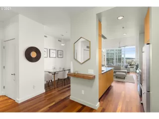 Photo #4: 21634016 Listing