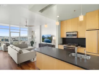 Photo #5: 21634016 Listing