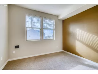 Photo #5: 21634227 Listing