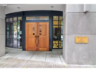 Photo #1: 21634300 Listing 