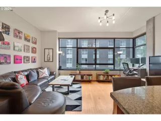 Photo #3: 21634300 Listing 