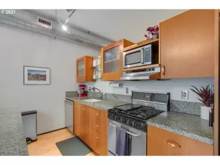 Photo #6: 21634300 Listing 