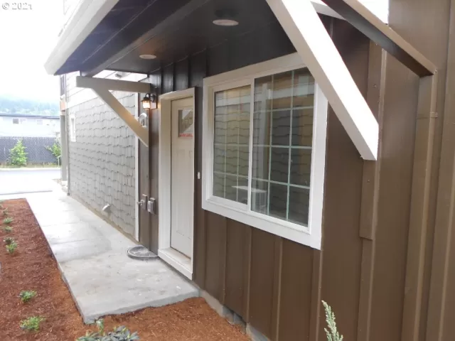 MLS: 21635538 Condo For Sale