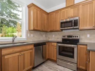 Photo #2: 21635538 Listing 