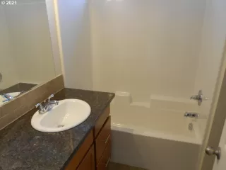 Photo #5: 21635538 Listing 