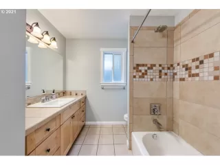 Photo #4: 21635722 Listing 