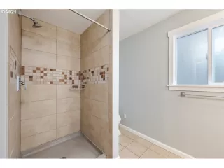 Photo #6: 21635722 Listing 