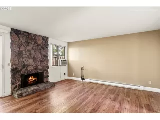 Photo #3: 21635819 Listing