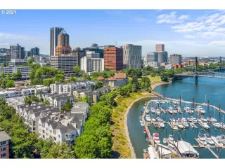 Photo #3: 21636249 Listing