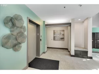 Photo #5: 21636249 Listing