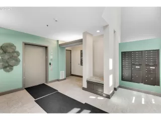 Photo #6: 21636249 Listing