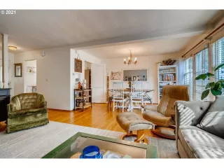 Photo #6: 21636517 Listing