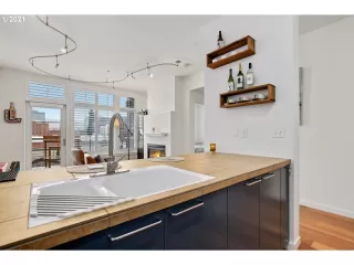 Photo #6: 21636522 Listing 