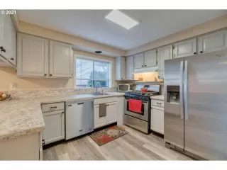 Photo #3: 21636755 Listing