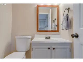 Photo #5: 21636755 Listing