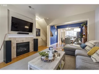 Photo #3: 21637238 Listing