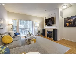 Photo #4: 21637238 Listing