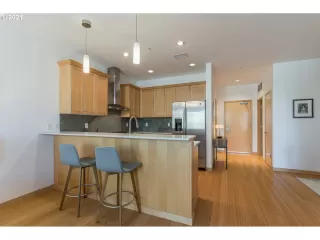 Photo #3: 21637325 Listing