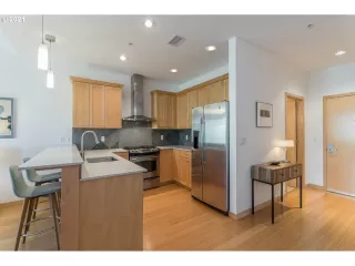 Photo #4: 21637325 Listing