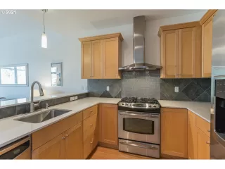 Photo #6: 21637325 Listing