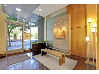 Photo #4: 21637767 Listing