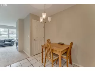 Photo #5: 21639083 Listing