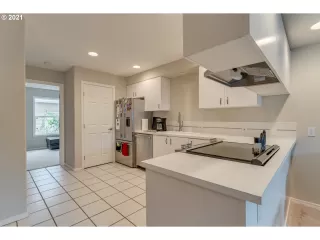 Photo #6: 21639083 Listing