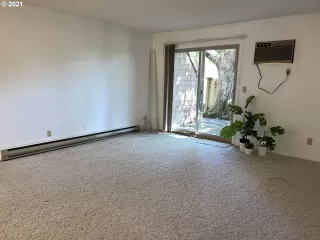 Photo #5: 21639085 Listing