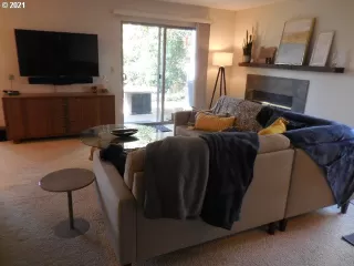 Photo #2: 21639169 Listing