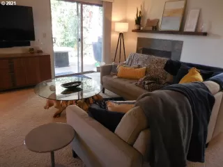 Photo #3: 21639169 Listing