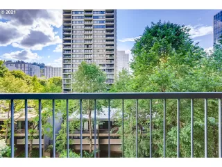 Photo #6: 21639554 Listing