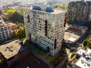 Photo #1: 21639702 Listing