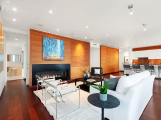 Photo #3: 21639702 Listing