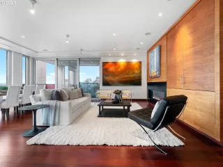 Photo #4: 21639702 Listing