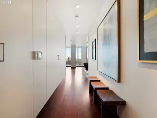 Photo #5: 21639702 Listing