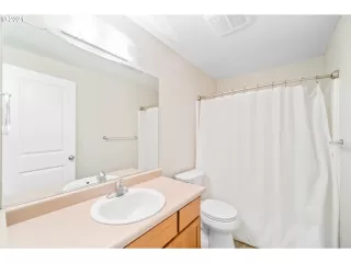 Photo #6: 21640891 Listing