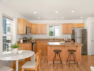 Photo #2: 21641244 Listing