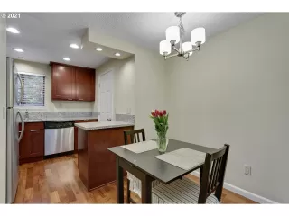 Photo #6: 21641452 Listing