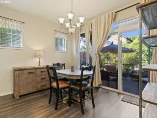 Photo #5: 21642119 Listing