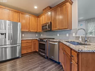 Photo #6: 21642119 Listing