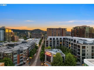 Photo #3: 21642177 Listing 