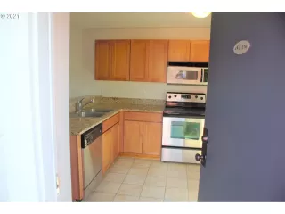 Photo #2: 21642800 Listing 