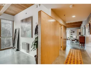 Photo #1: 21642966 Listing